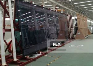 Apakah faedah penggunaan kaca bertebat di sekolah?